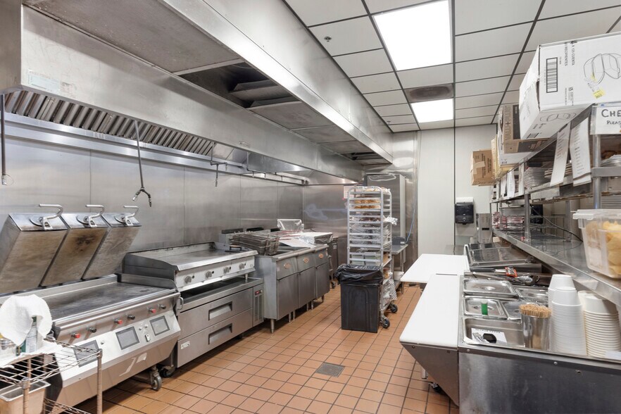 More Photos Of 10031 Hutchison Blvd, Panama City Beach Restaurant For Sale