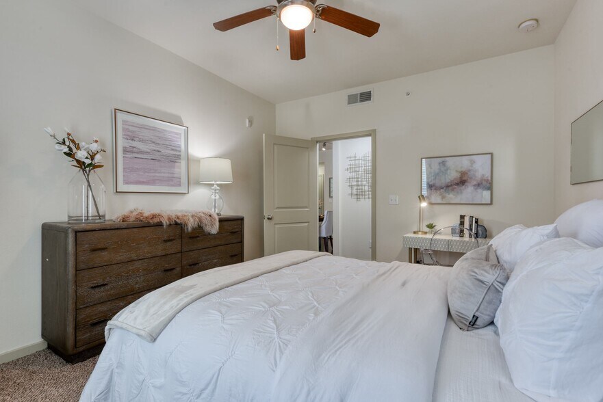 More Photos Of 300 E Basse Rd, San Antonio Apartments For Lease