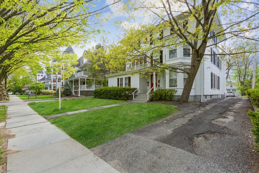 More Photos Of 28 Franklin Pl, Morristown Medical For Lease