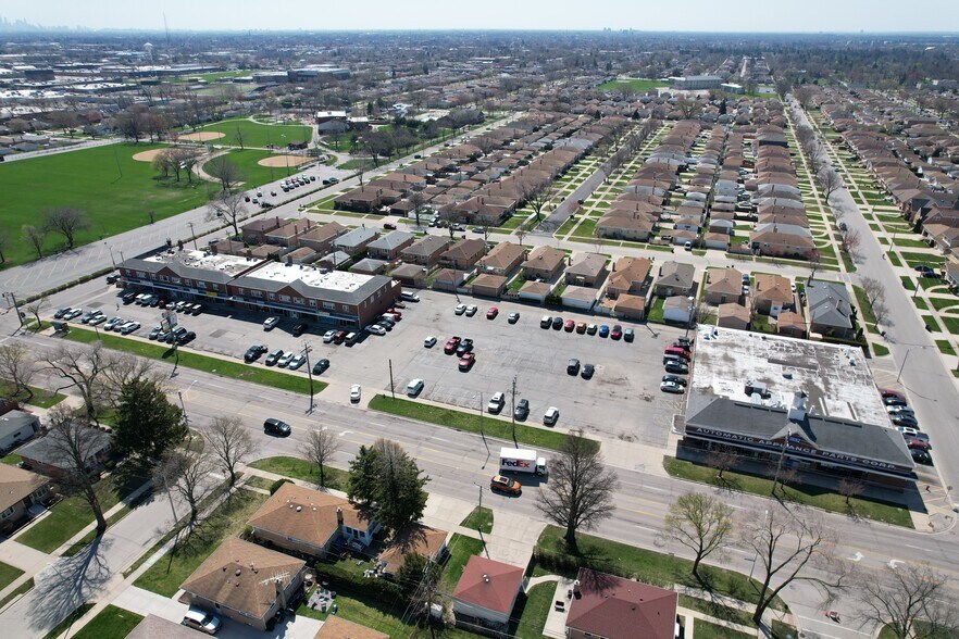 More Photos Of 7713 W Lawrence Ave, Norridge Apartments For Lease