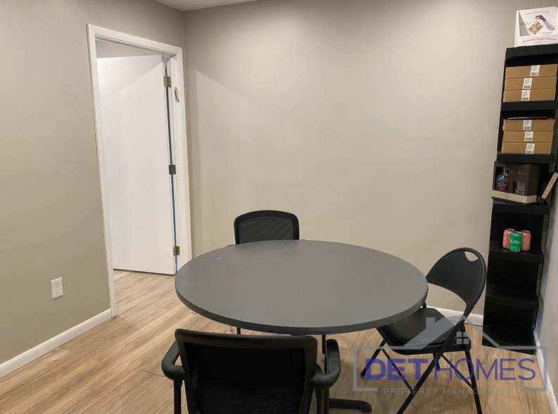 More Photos Of 17200 W 10 Mile Rd, Southfield Office For Lease