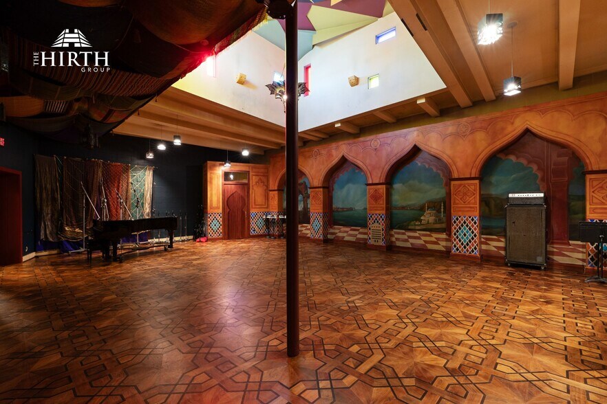 More Photos Of 11128 Weddington St, North Hollywood Movie Radio TVStudio For Sale