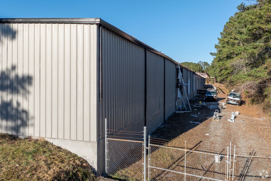 More Photos Of 1730 Five Points Ln, Fuquay Varina Warehouse For Lease