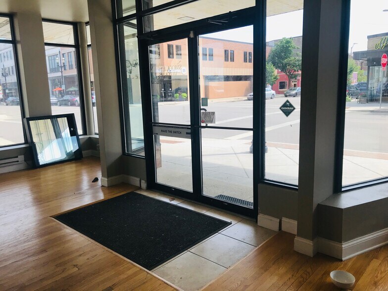 More Photos Of 5700 6th Ave, Kenosha Storefront Retail Office For Lease