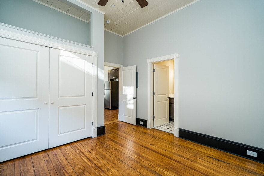 More Photos Of 201 Chatham St, Sanford Office Residential For Sale