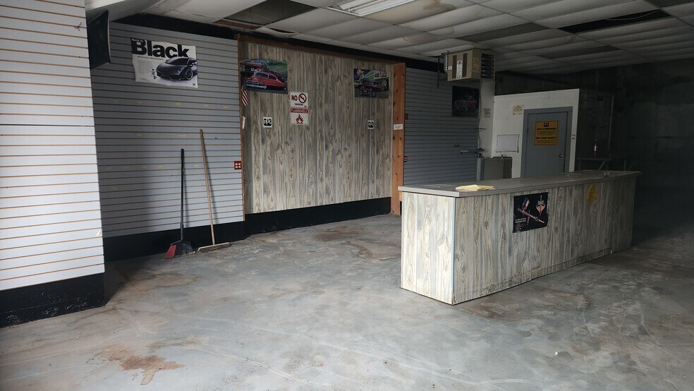 More Photos Of 125 Oneida St, Oneida Storefront Retail Office For Sale