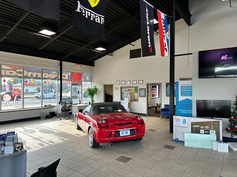 More Photos Of 2200 Elizabeth Lake Rd, Waterford Auto Dealership For Sale