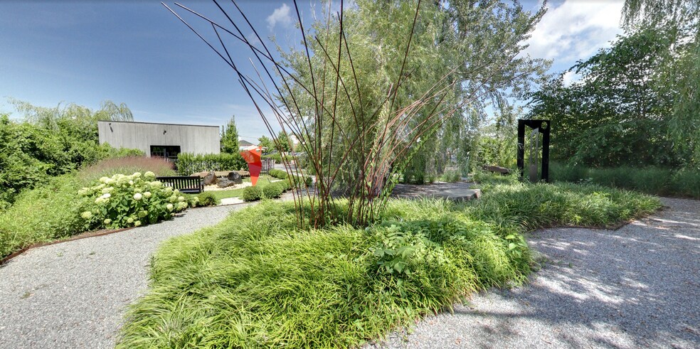 More Photos Of 11 Bridge St, Sag Harbor Freestanding For Lease