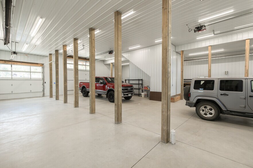 More Photos Of 450 County 424 rd, Grand Lake Flex For Sale