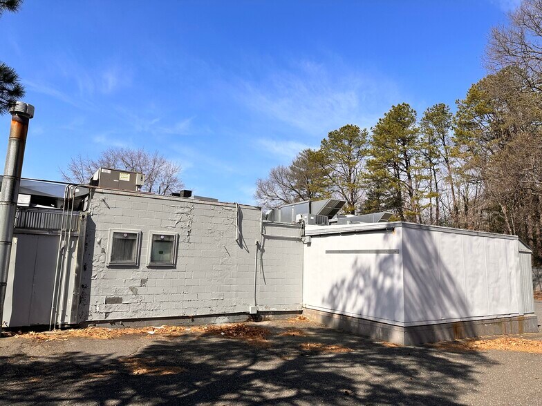 More Photos Of 749 James St, Chicopee Restaurant For Sale