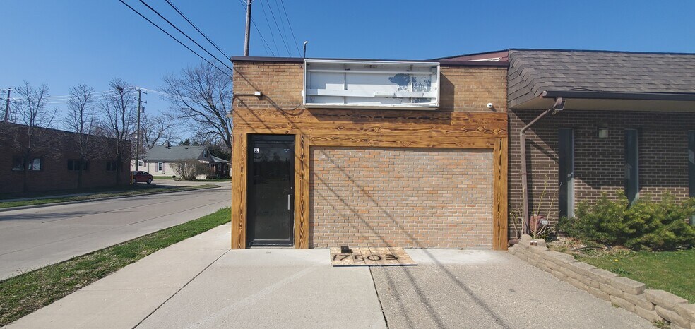More Photos Of 17503 Stephens Dr, Eastpointe Freestanding For Sale