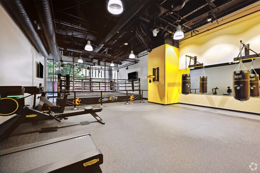 More Photos Of 626 Wilshire Blvd, Los Angeles Office For Lease