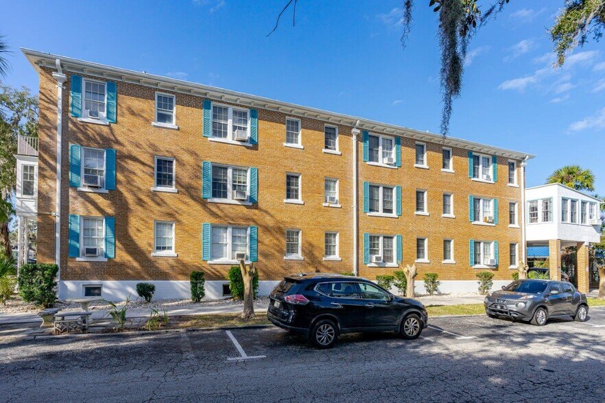 More Photos Of 124 Live Oak Ave, Daytona Beach Apartments For Sale