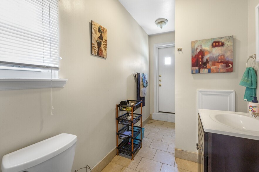 More Photos Of 4014 Market St, Philadelphia Storefront Retail Residential For Sale