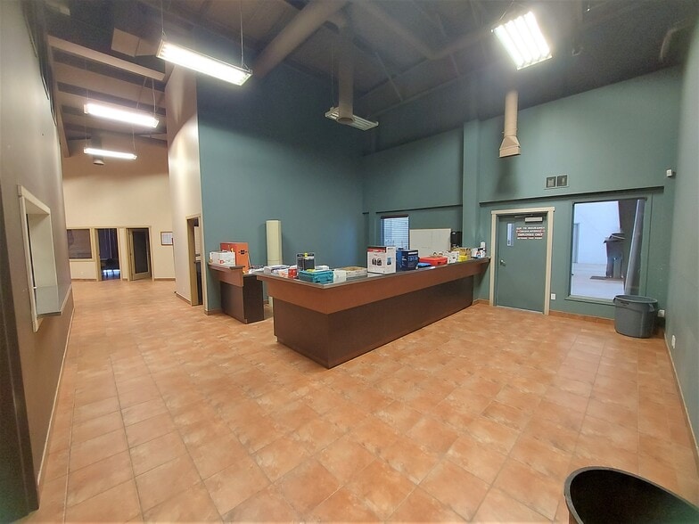 More Photos Of 1780 49 Av, Red Deer Industrial For Lease