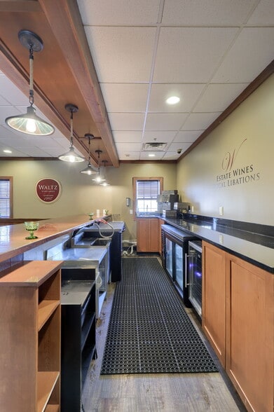 More Photos Of 3610 Newport rd, Intercourse Specialty For Lease