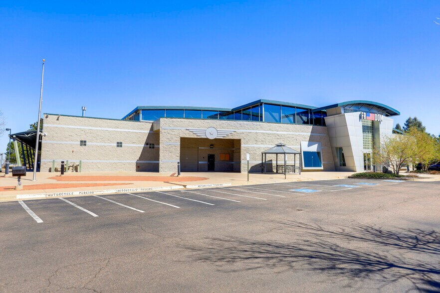 More Photos Of 2885 W County Line Rd, Littleton Auto Dealership For Sale