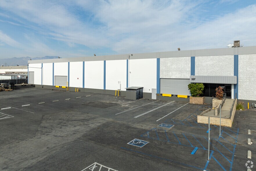 More Photos Of 325-337 N Baldwin Park Blvd, City of Industry Warehouse For Lease