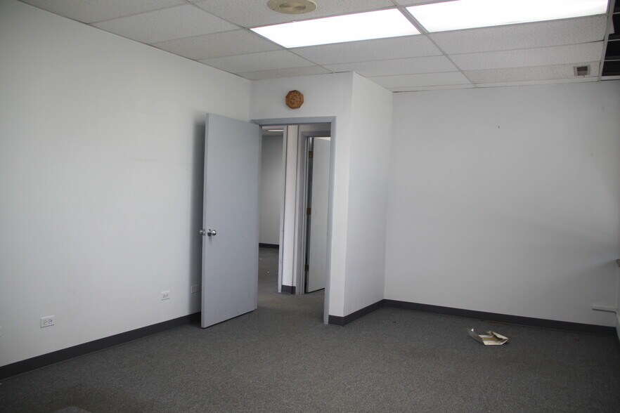 More Photos Of 700 Remington Rd, Schaumburg Light Manufacturing For Lease