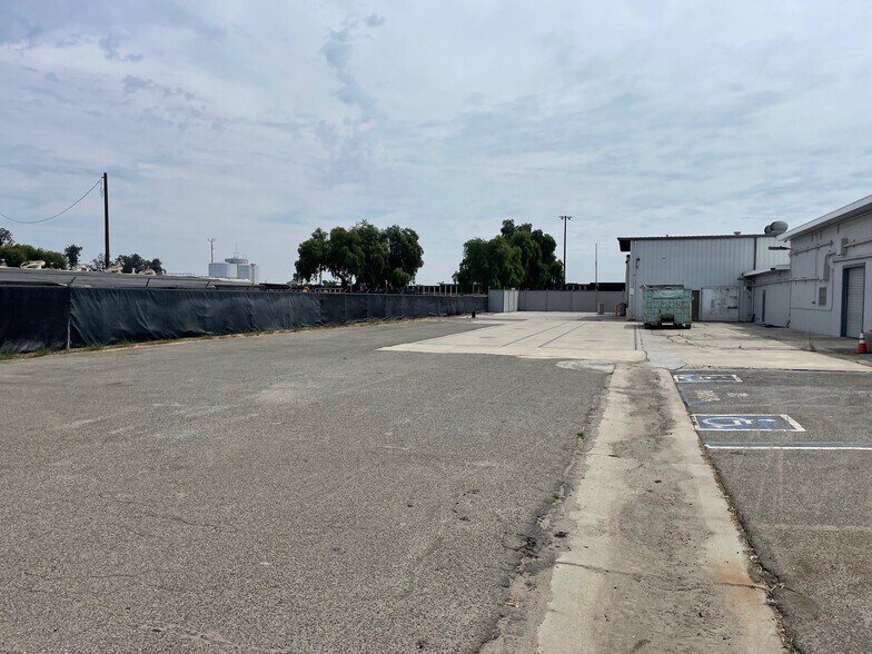 More Photos Of 720 Pacific Ave, Oxnard Warehouse For Sale