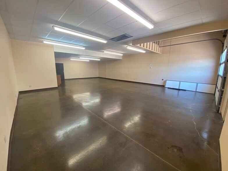More Photos Of 1315 Nelson St, Lakewood Warehouse For Lease