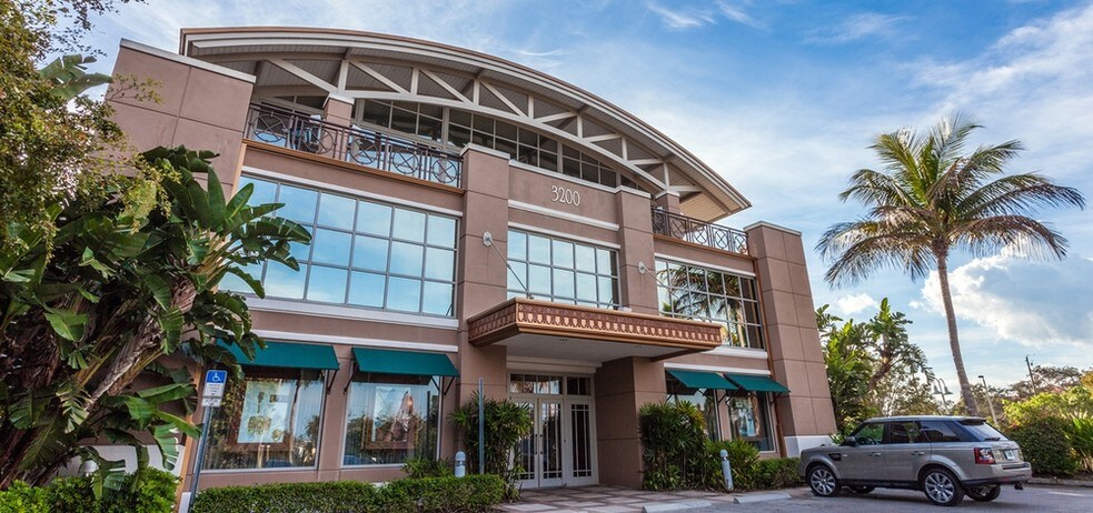 More Photos Of 3200 Tamiami Trl N, Naples Storefront Retail Office For Lease