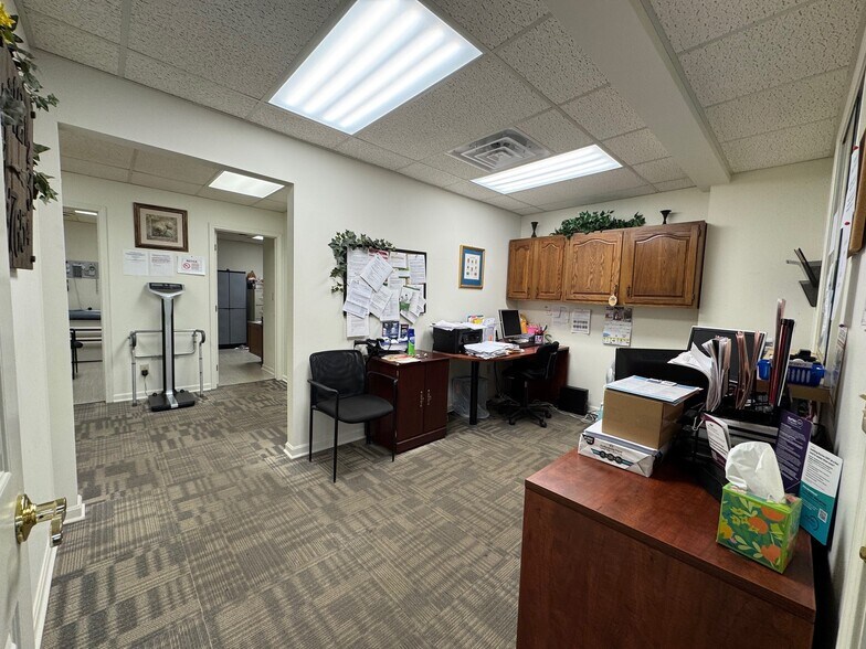 More Photos Of 30-46 Munroe Falls Ave, Munroe Falls Storefront Retail Office For Sale