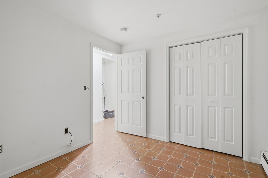 More Photos Of 10 Eastman Ter, Poughkeepsie Apartments For Sale