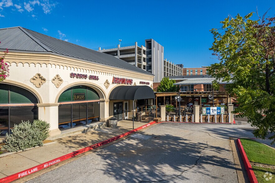 More Photos Of 900 W Airport Fwy, Hurst Unknown For Lease