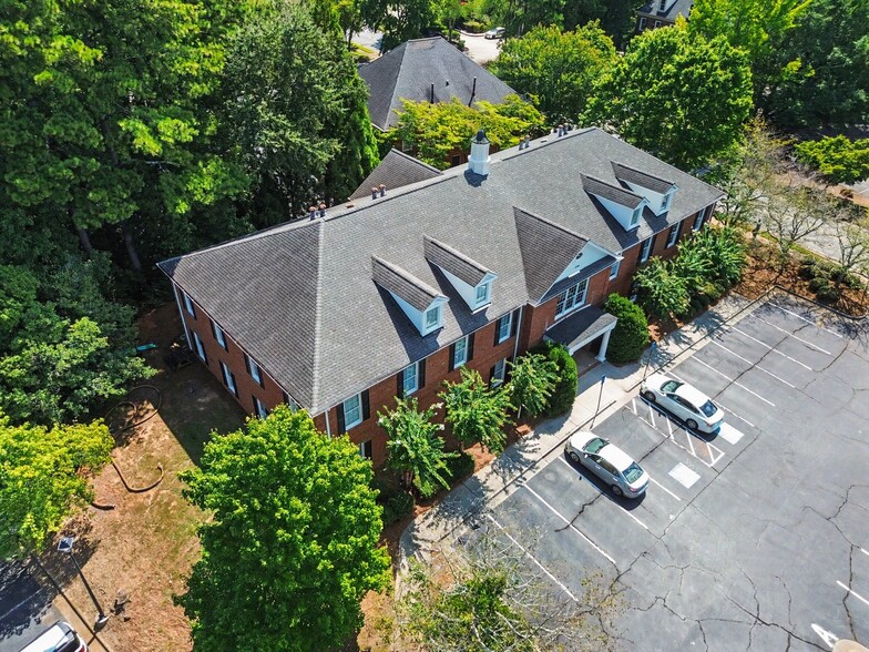 More Photos Of 576 Colonial Park Dr, Roswell Office For Lease