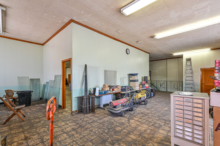 More Photos Of 242 Merchant St, Ambridge Warehouse For Sale