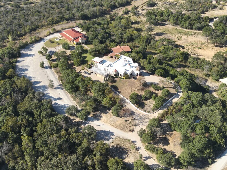 More Photos Of 451 Stoney Rdg, Azle Specialty For Sale