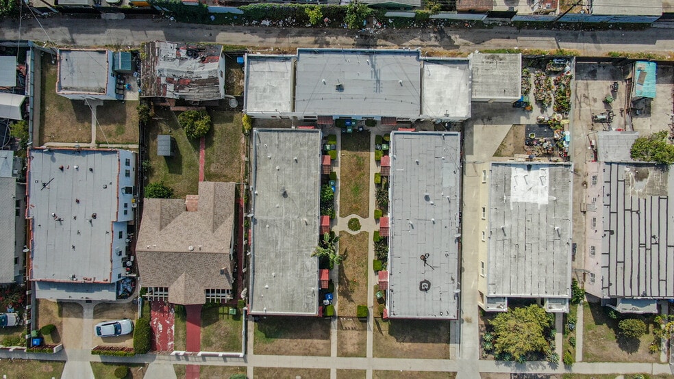 More Photos Of 1462 W 53rd St, Los Angeles Apartments For Sale