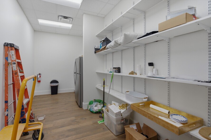 More Photos Of 1403 2nd Ave N, Nashville Warehouse For Lease