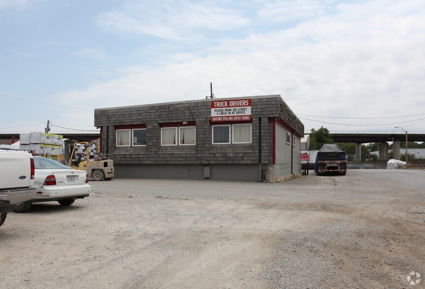 More Photos Of 207 Bennington Ave, Kansas City Industrial For Sale