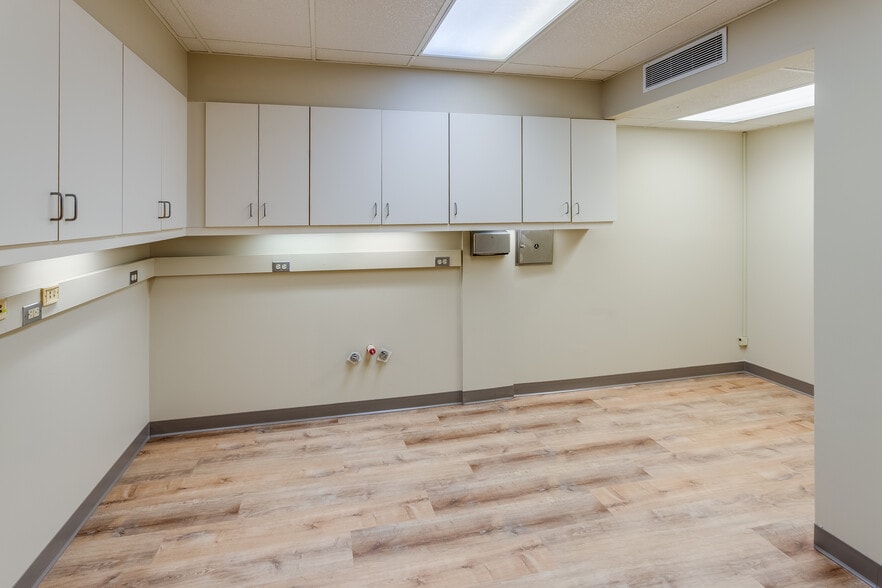 More Photos Of 138 N Main St, Canton Healthcare For Sale