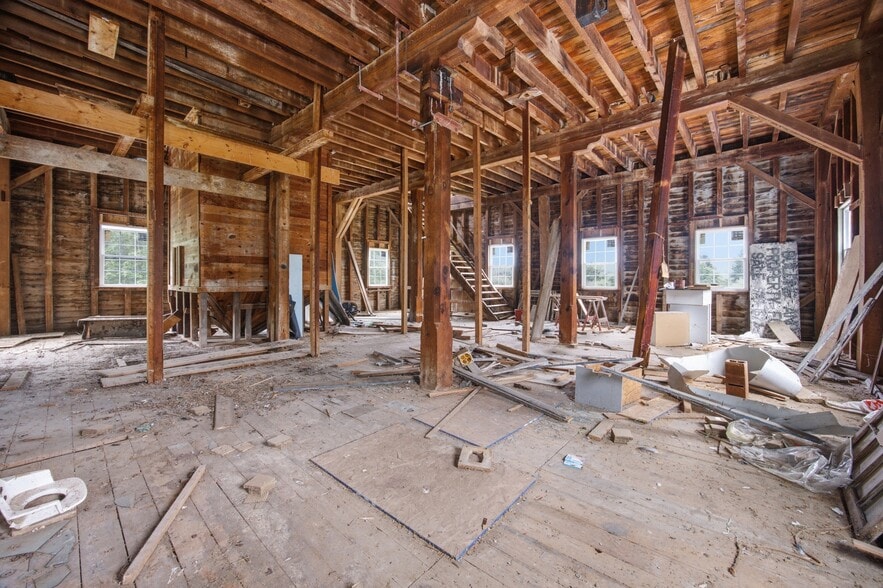 More Photos Of 32 Mill St, Port Byron Industrial For Sale
