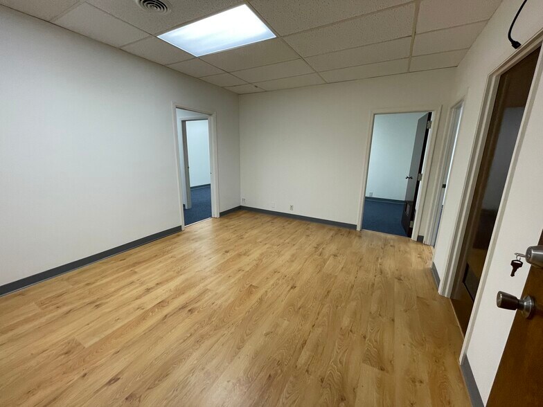 More Photos Of 4912 W Broad St, Richmond Office For Lease