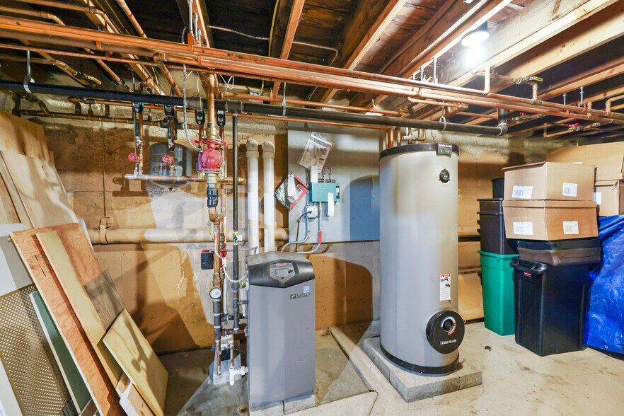 More Photos Of 437 W Main St, North Adams Restaurant For Sale