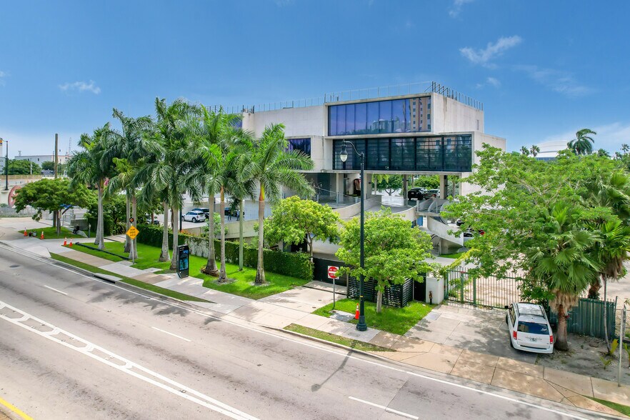 More Photos Of 528 NW 7th Ave, Miami Office For Sale