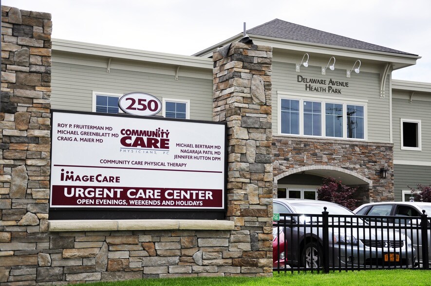 More Photos Of 250 Delaware Ave, Delmar Medical For Lease