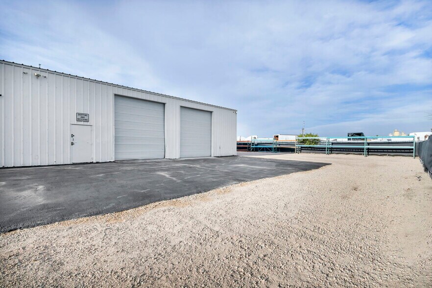 More Photos Of 4040 Arcata Way, North Las Vegas Light Manufacturing For Lease