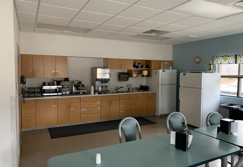 More Photos Of 1301 Cheri Blvd, Marinette Office For Sale