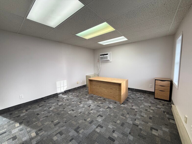 More Photos Of 625 Chandler St, Worcester Storefront Retail Office For Lease