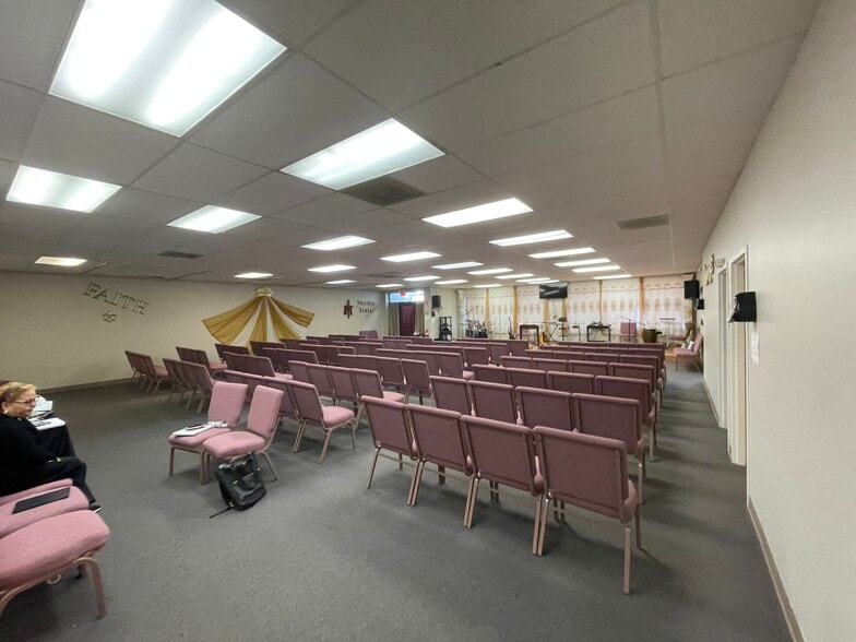 More Photos Of 70-90 Main St, Chicopee Unknown For Lease