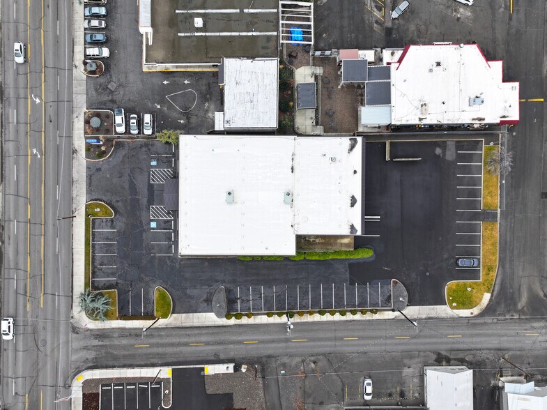 More Photos Of 2001 W Lincoln Ave, Yakima Freestanding For Sale