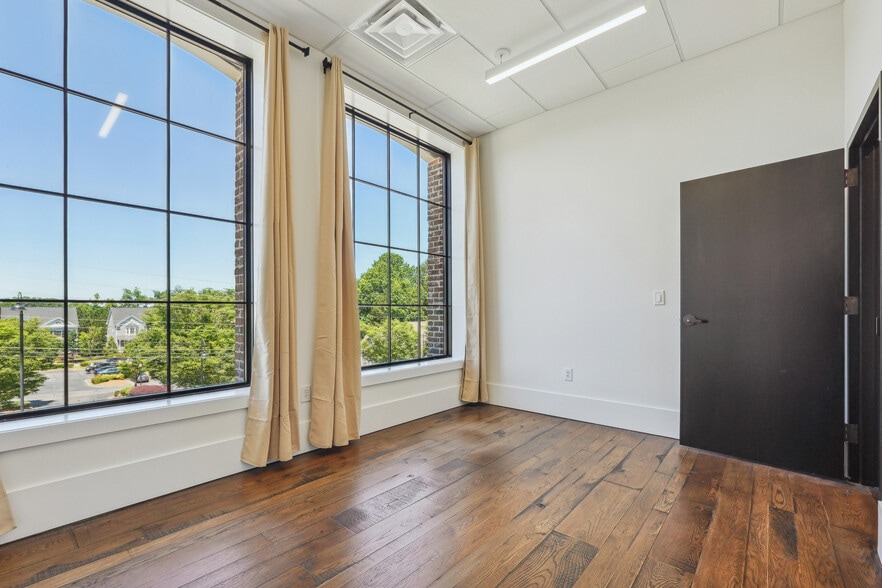 More Photos Of 12655 Birmingham Hwy, Alpharetta Storefront Retail Office For Lease