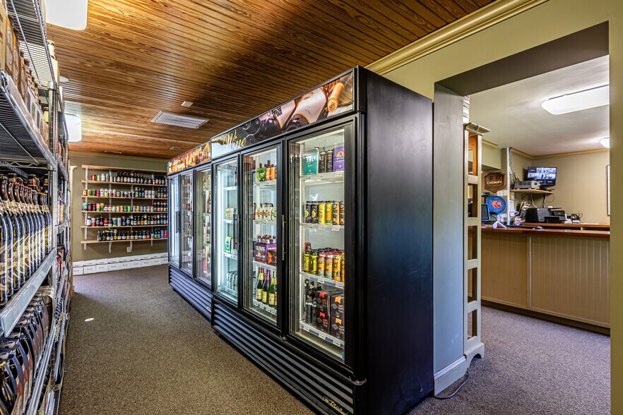 More Photos Of 1 N Marine Blvd, Jacksonville Storefront Retail Office For Sale