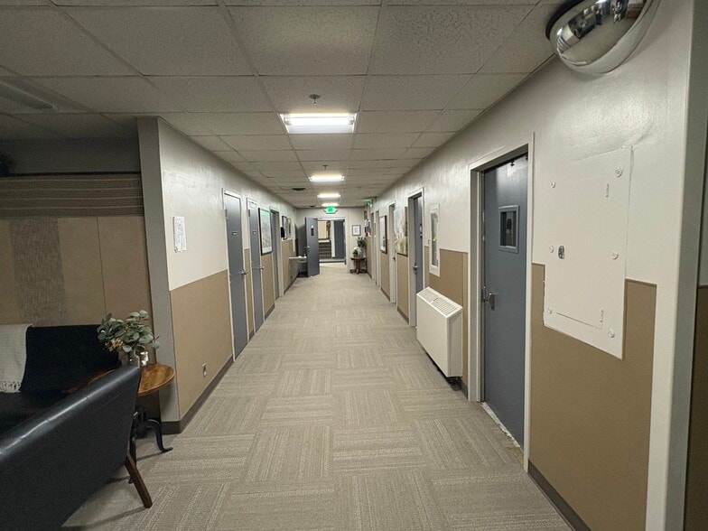 More Photos Of 411 W Division St, Manteno Flex For Sale