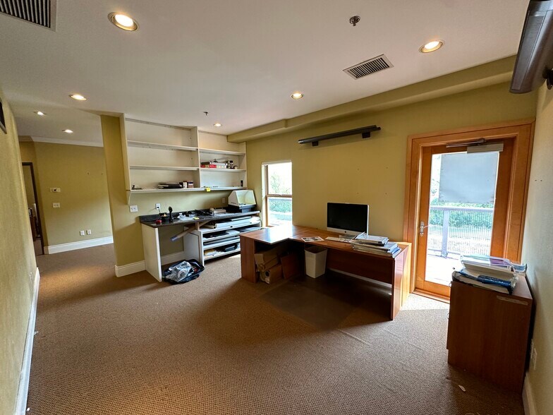 More Photos Of 1790 Bonanza Dr, Park City Office For Sale
